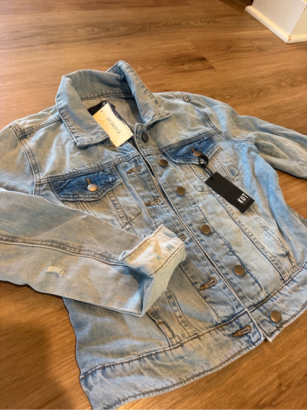 Kut from the Kloth Light Wash Denim Jacket - WOMENS Julia - Picture 4 of 4